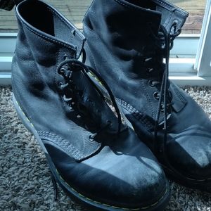 Black dr martens